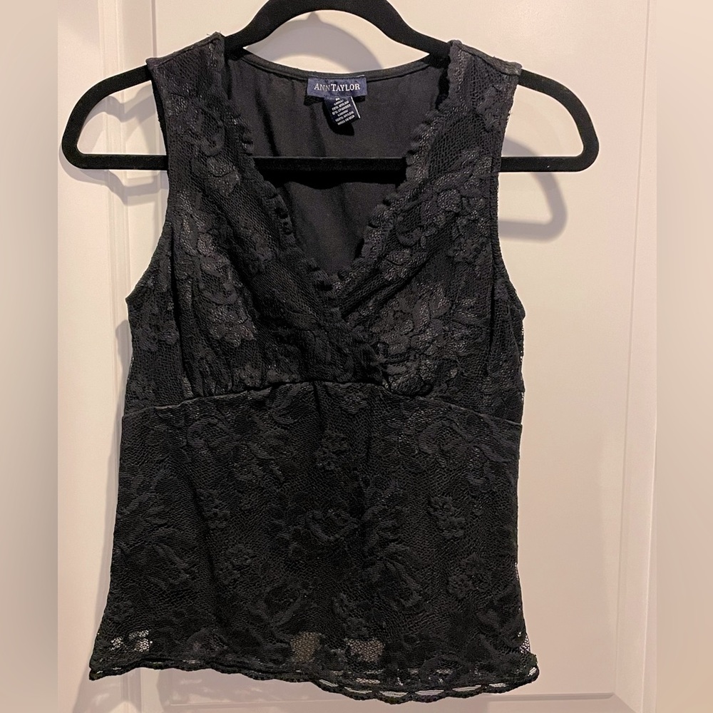 Ann Taylor M dressy sleeveless top